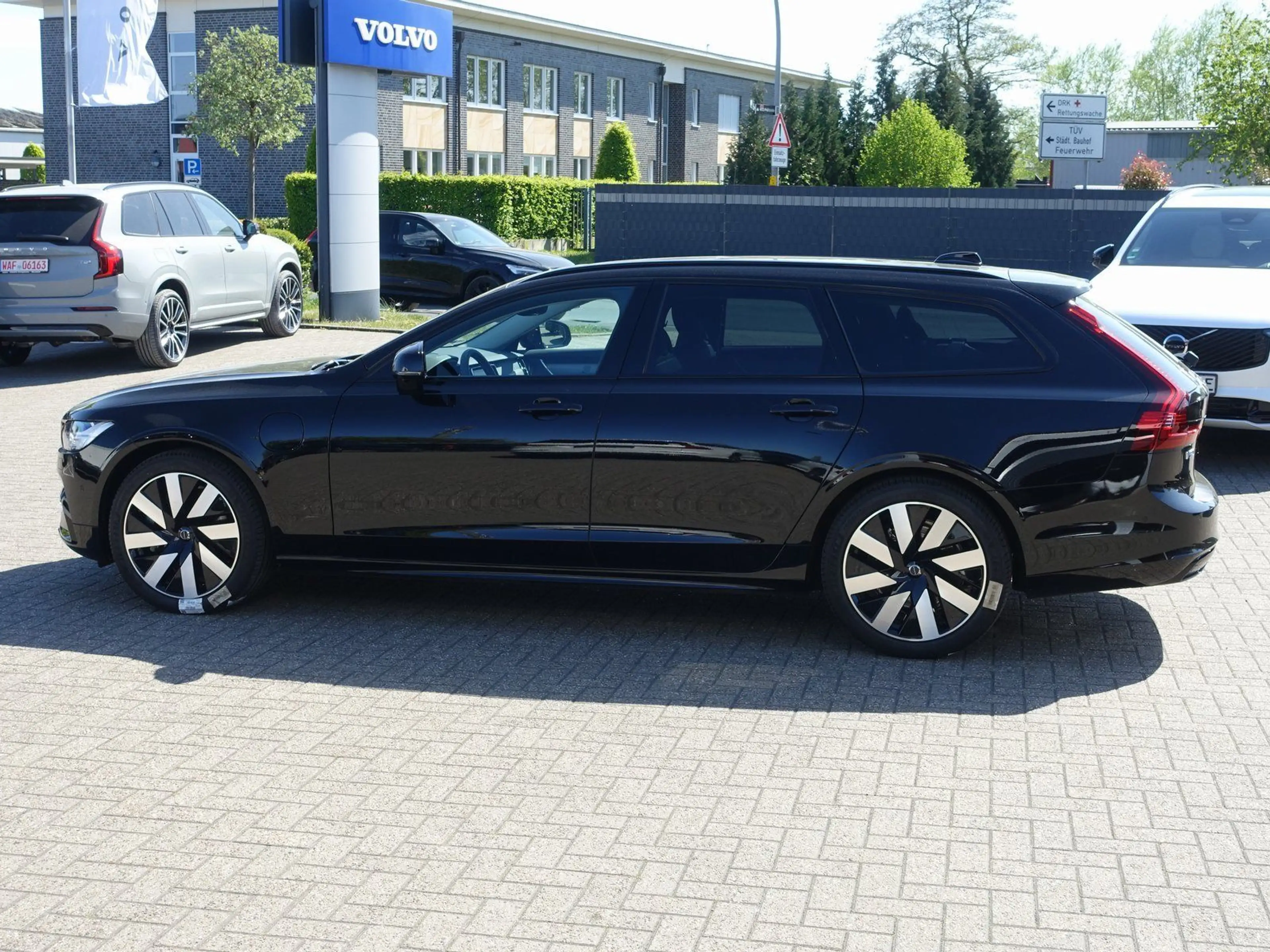 Volvo V90 Plus Dark T8 AWD Plug-in/HeadUp/360°Cam — photo 5