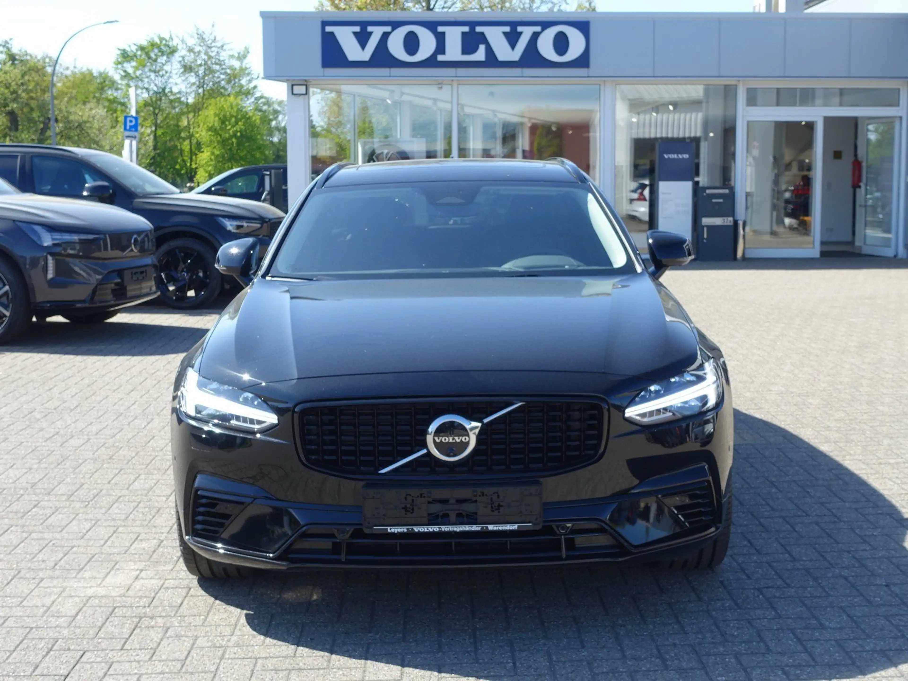 Volvo V90 Plus Dark T8 AWD Plug-in/HeadUp/360°Cam — photo 8