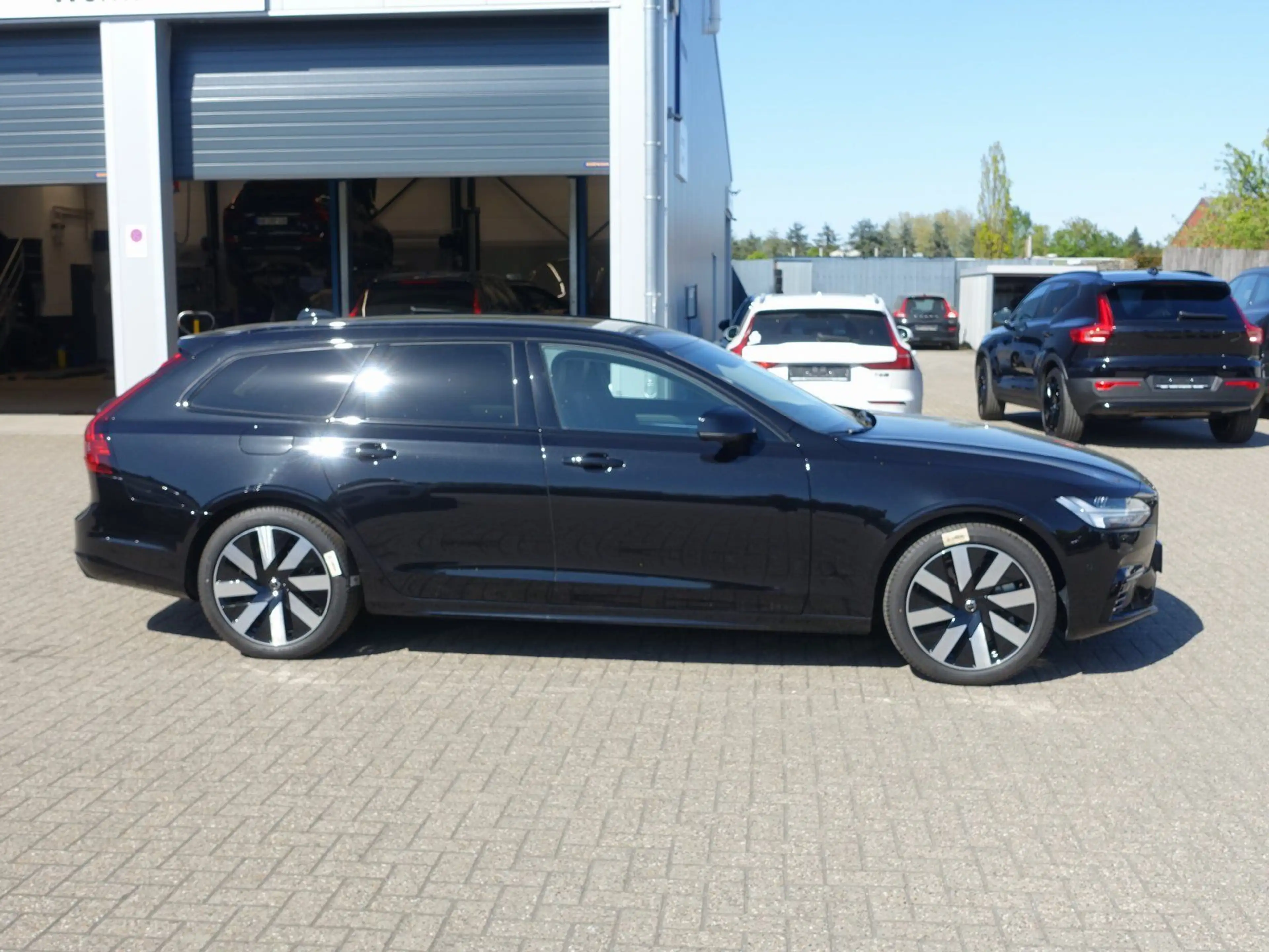 Volvo V90 Plus Dark T8 AWD Plug-in/HeadUp/360°Cam — photo 7