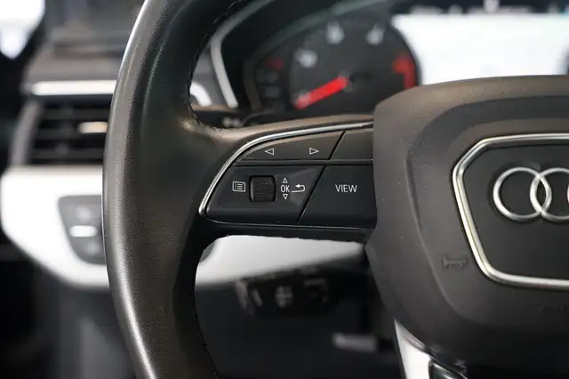 Audi A4 view 14