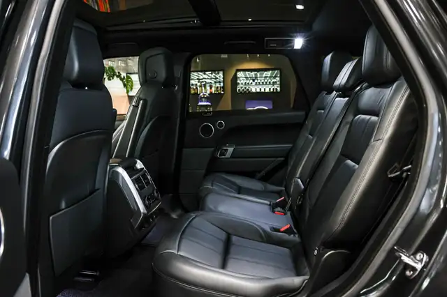 Land Rover Range Rover Sport view 10