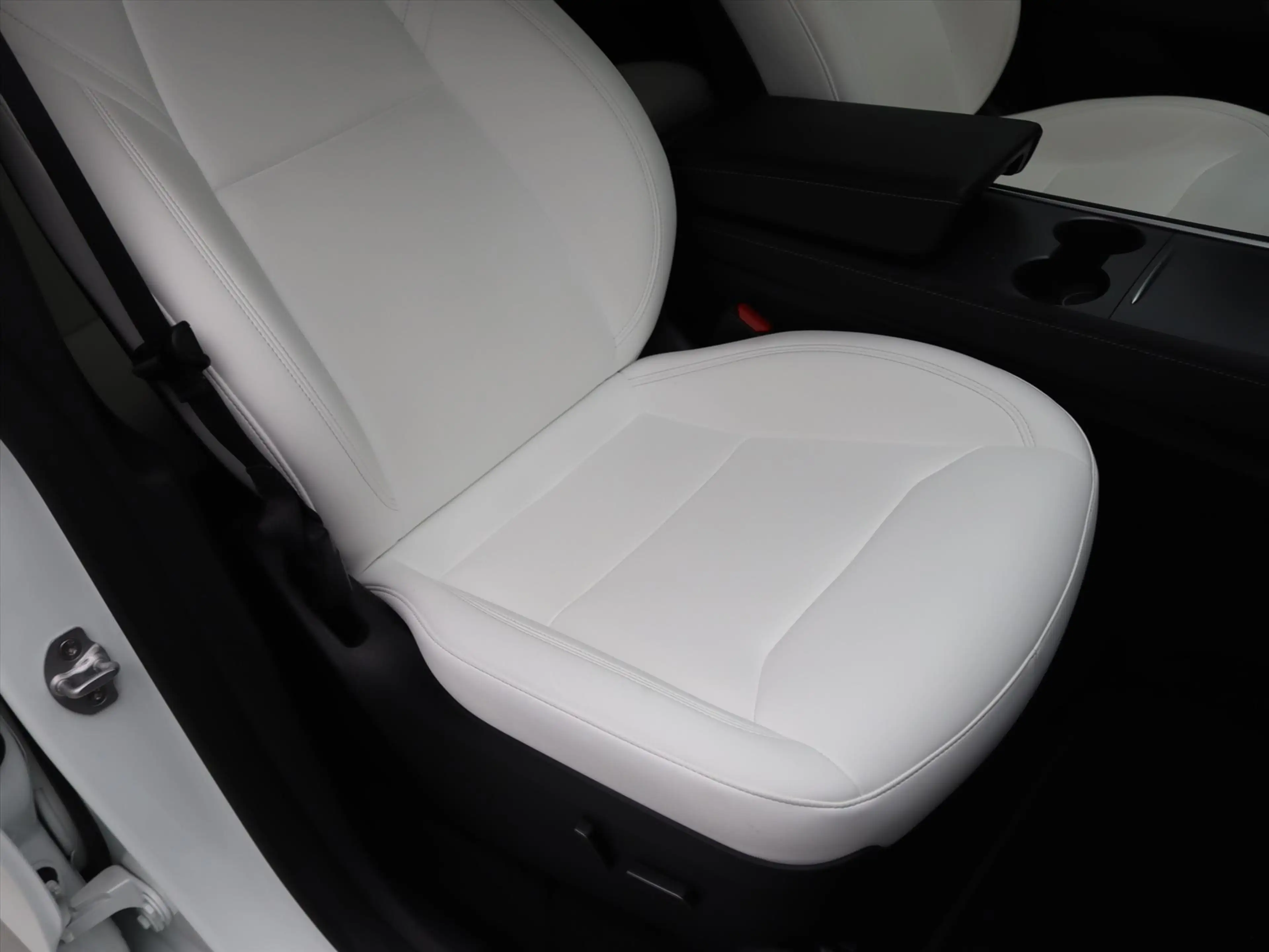 Tesla Model Y Long Range AWD 75kWh 351pk 94.5% SoH [ WIT LEDER+A — photo 18