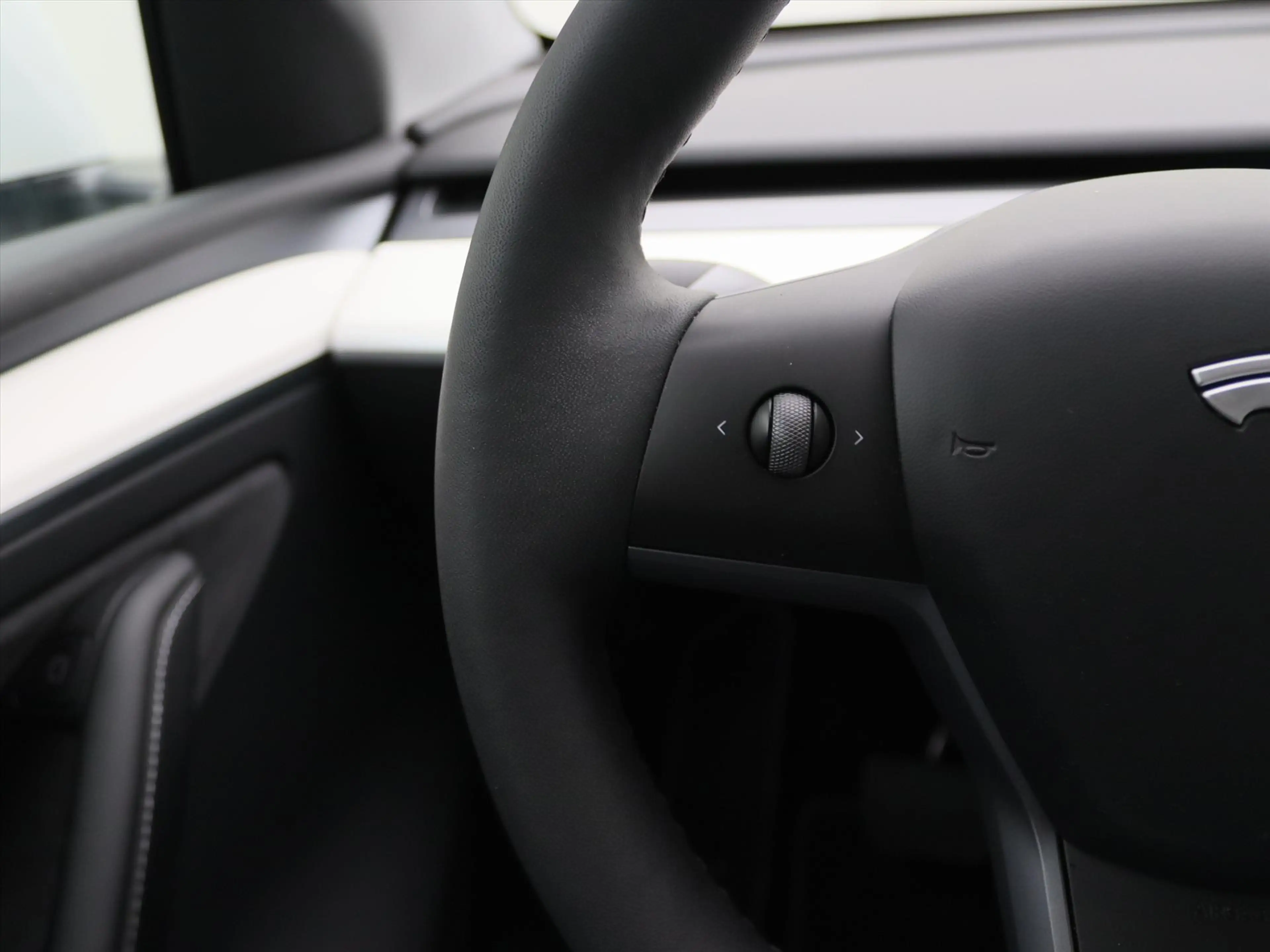 Tesla Model Y Long Range AWD 75kWh 351pk 94.5% SoH [ WIT LEDER+A — photo 22