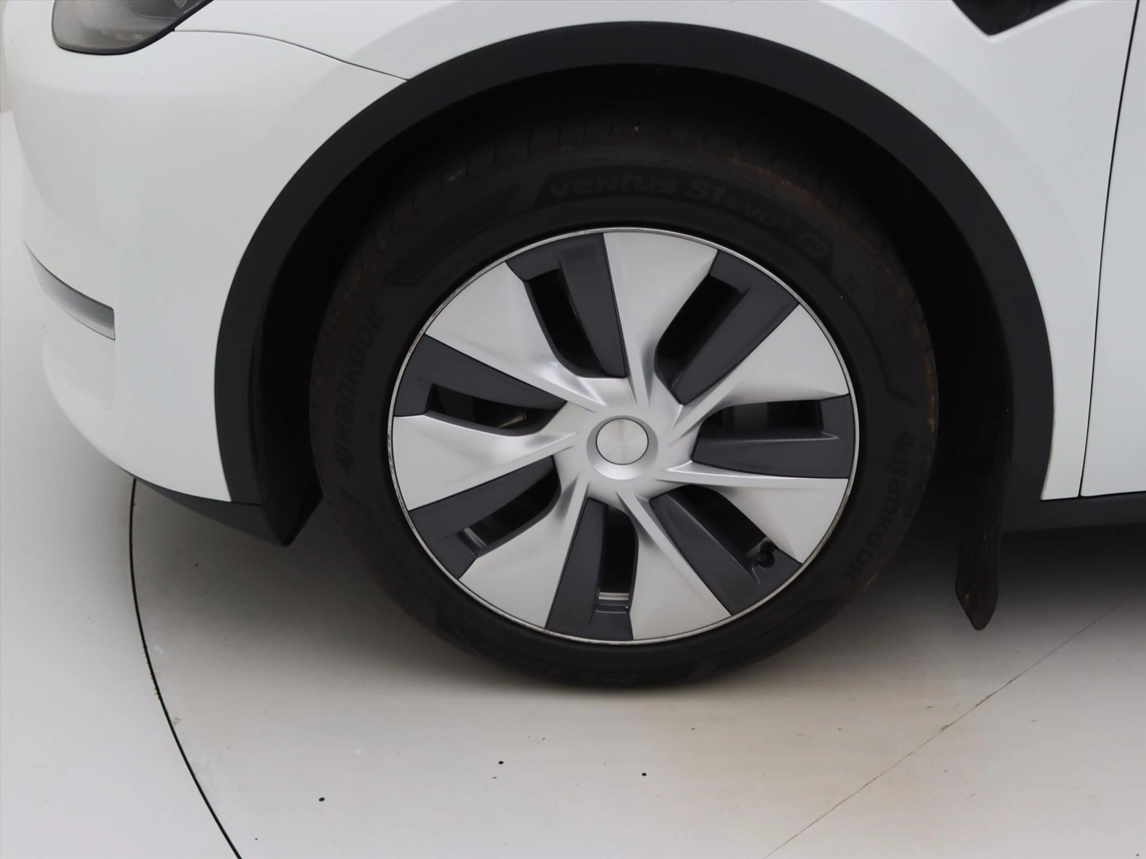 Tesla Model Y Long Range AWD 75kWh 351pk 94.5% SoH [ WIT LEDER+A — photo 13