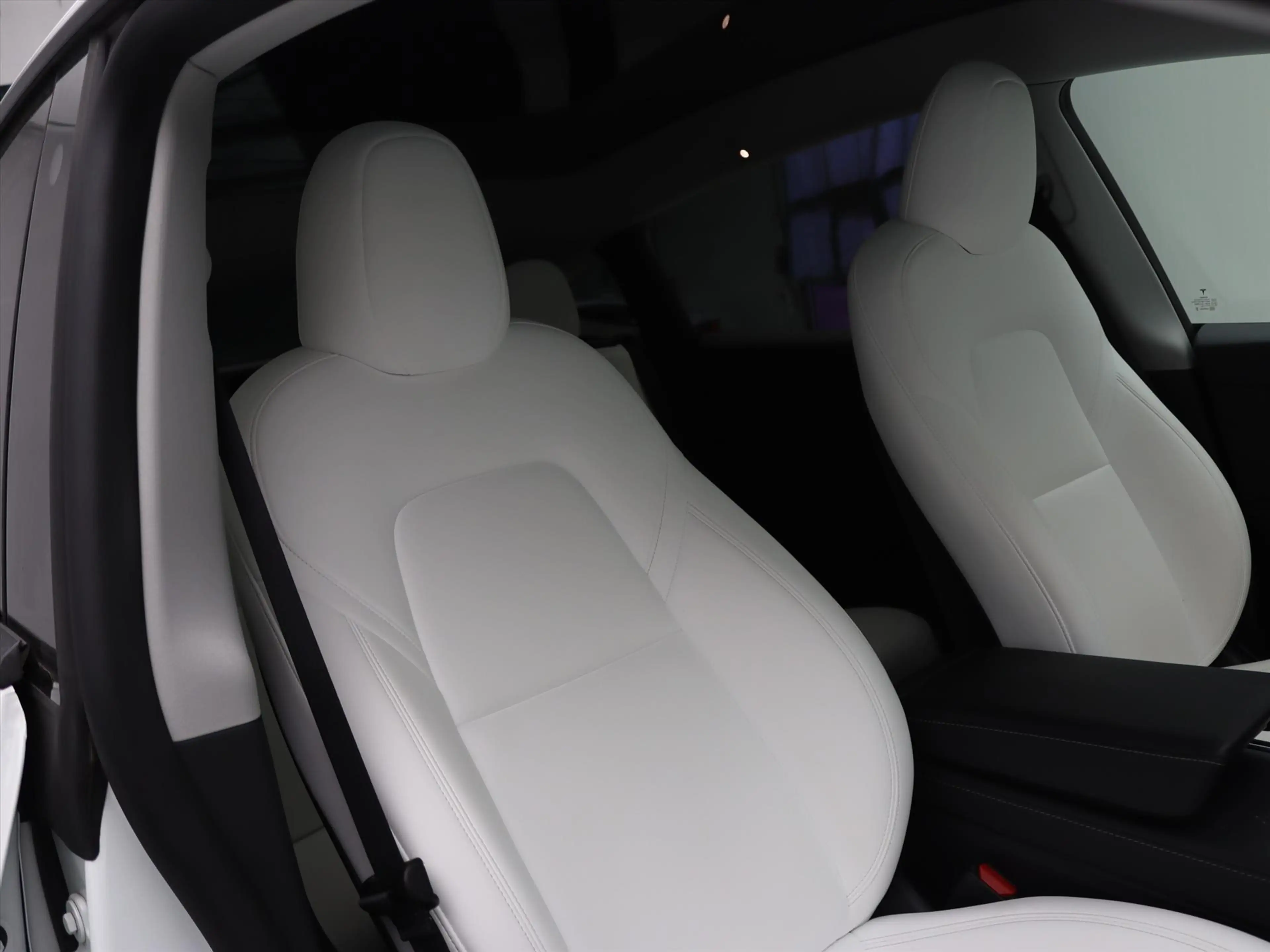 Tesla Model Y Long Range AWD 75kWh 351pk 94.5% SoH [ WIT LEDER+A — photo 17