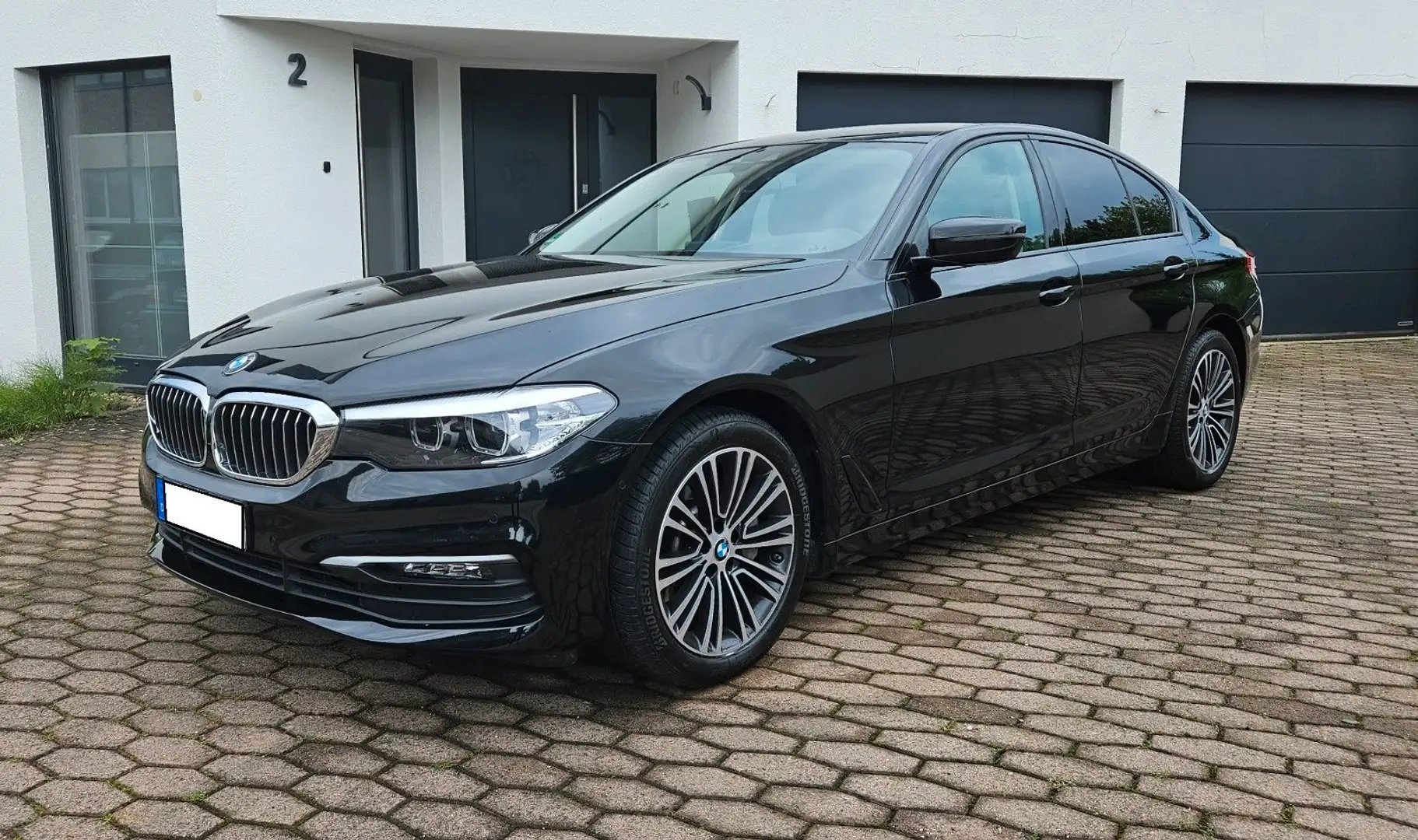 BMW 530 i Sport Line  INDIVIDUAL Schwarz - 1