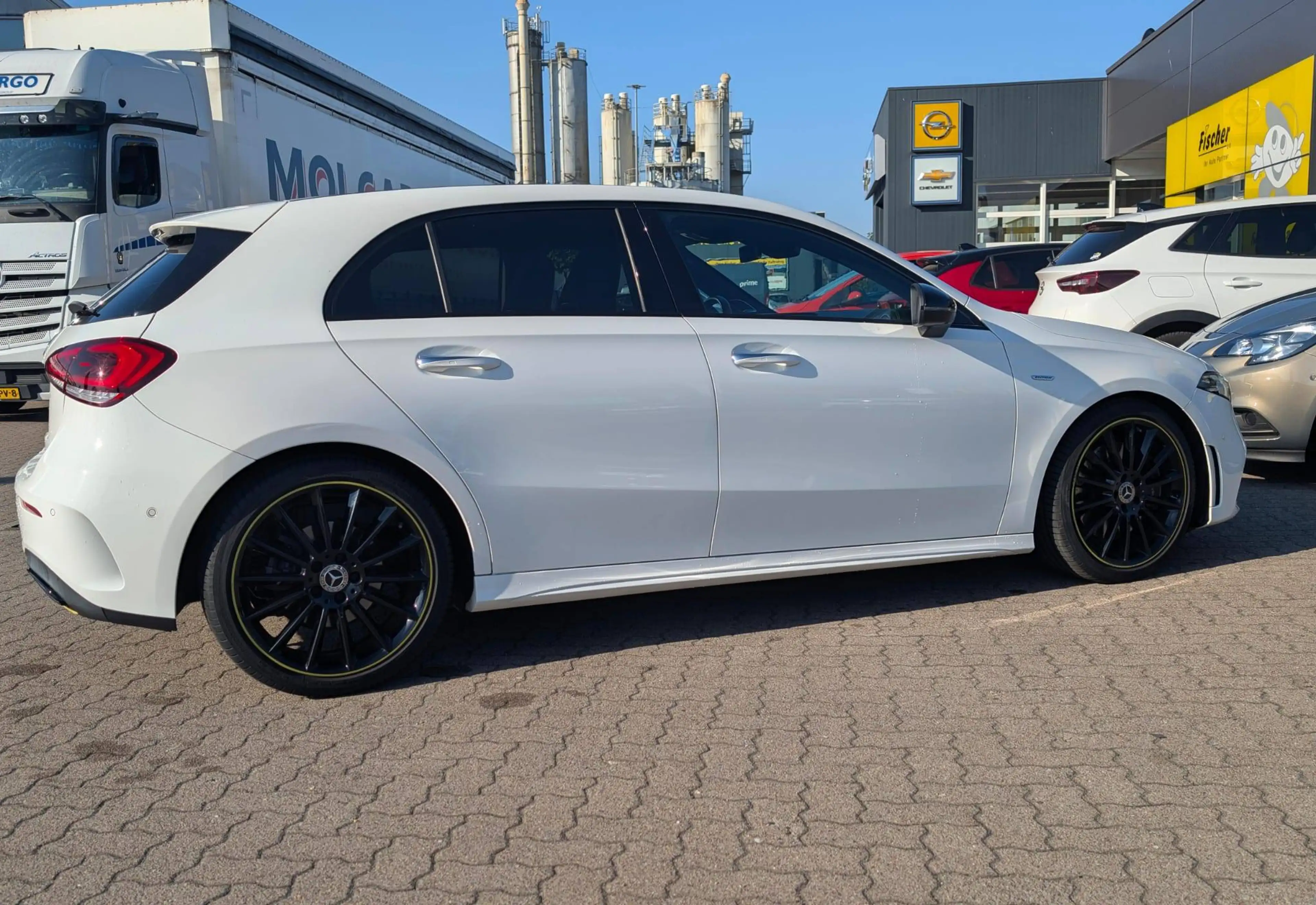 Mercedes-Benz A 250 A 250 Edition mit AMG-Line Paket — photo 6