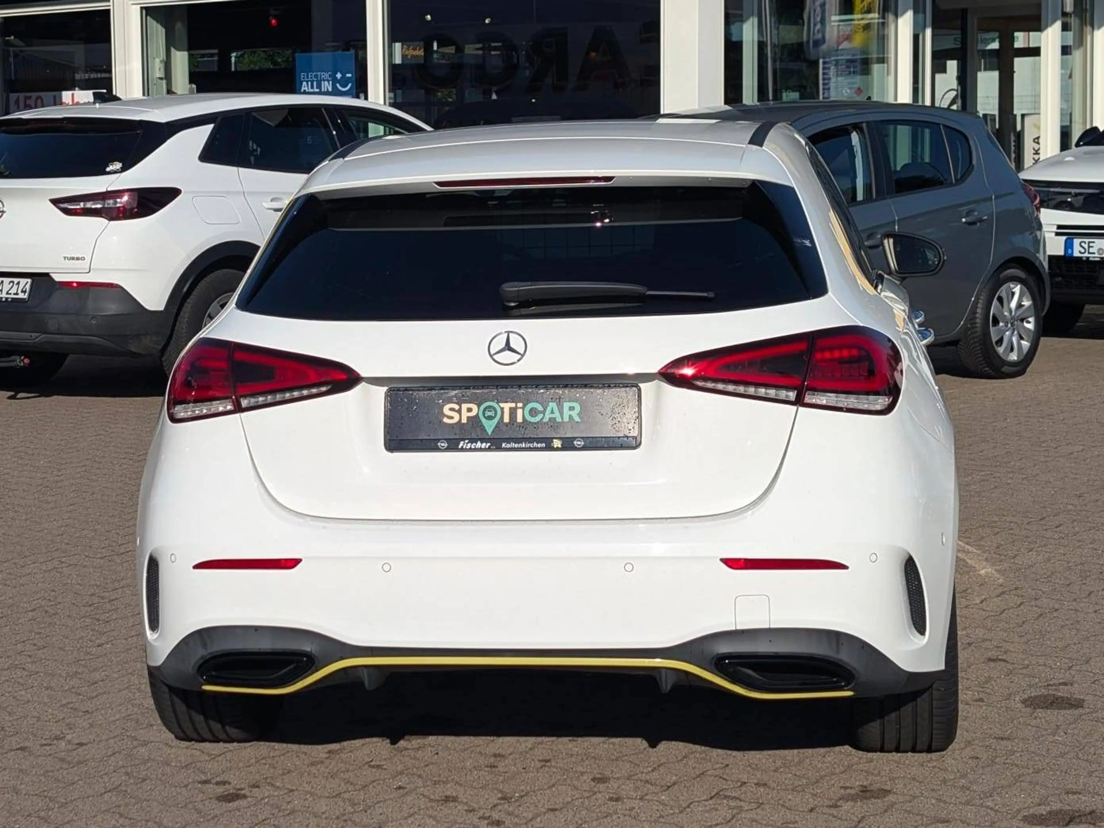 Mercedes-Benz A 250 A 250 Edition mit AMG-Line Paket — photo 8