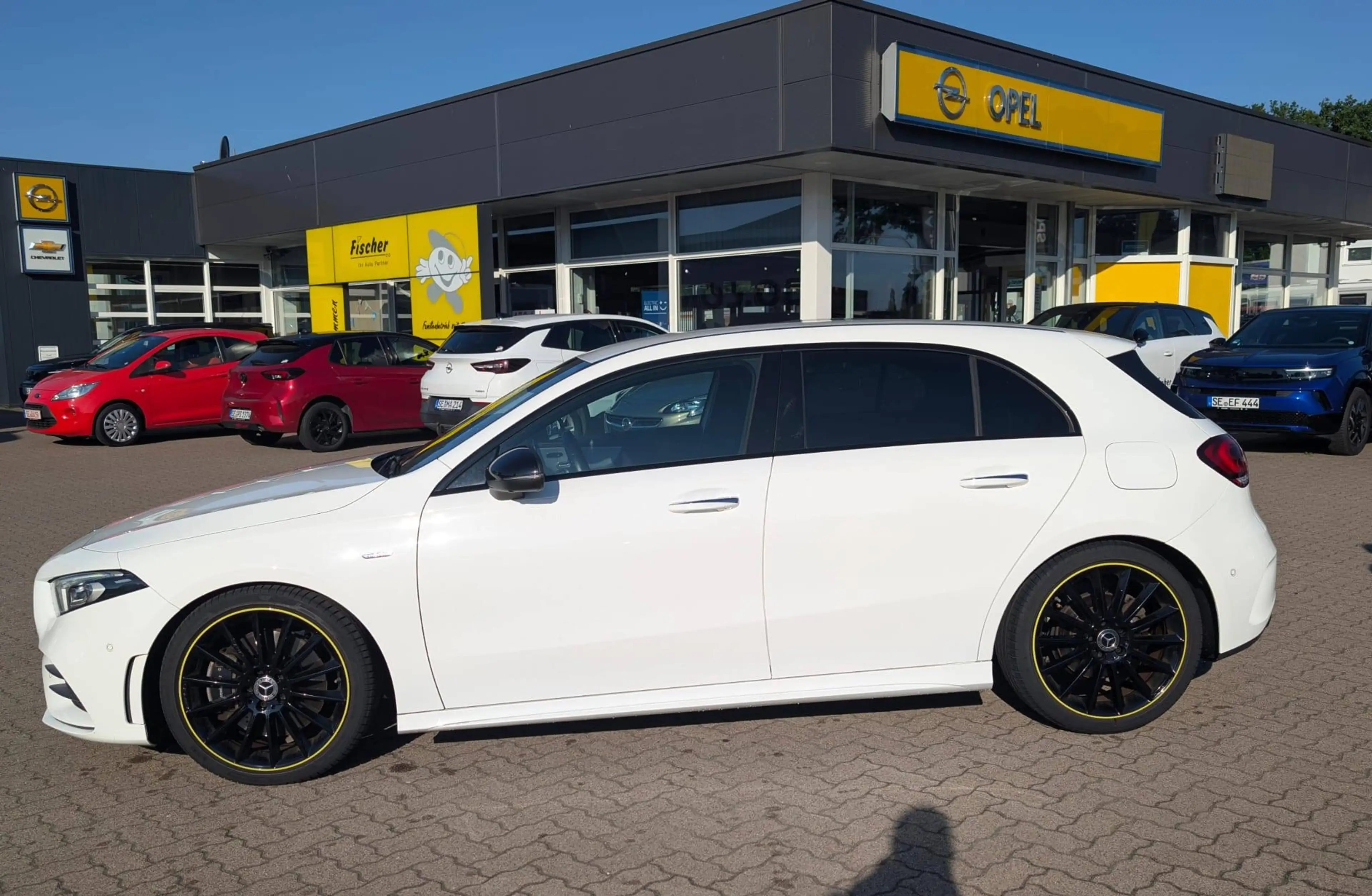 Mercedes-Benz A 250 A 250 Edition mit AMG-Line Paket — photo 5