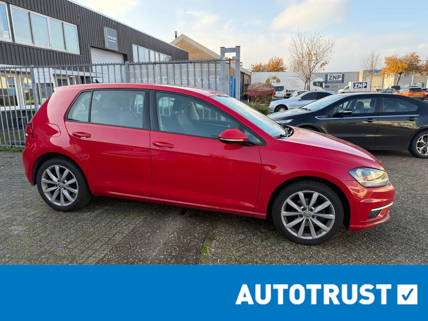 Volkswagen Golf 1.0 TSI Highline Rood - 2