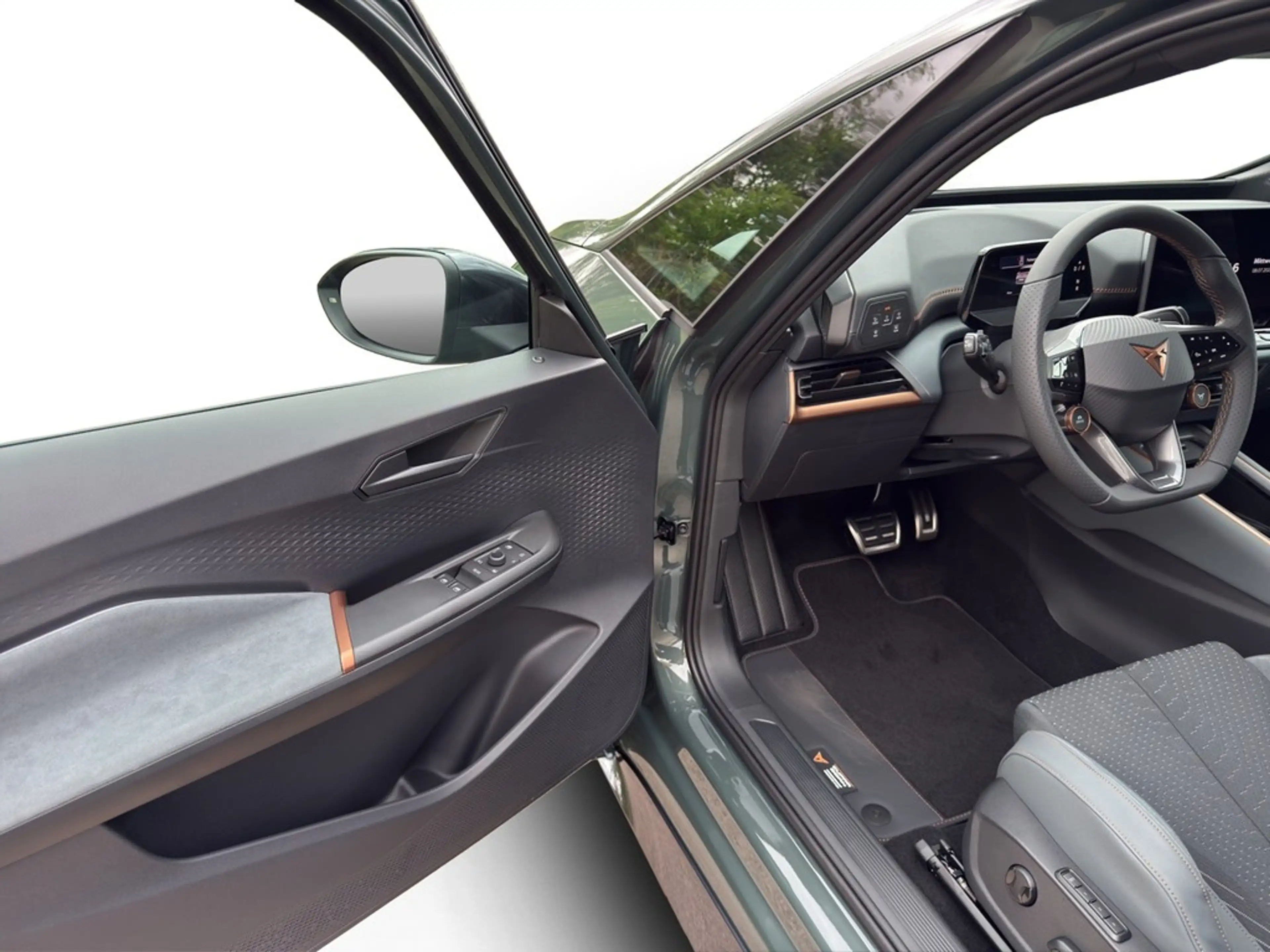 CUPRA Born 79 kwh VZ DCC WÄRMEPU*HEADUP*CARPLAY*LED*ACC*PD... — photo 13