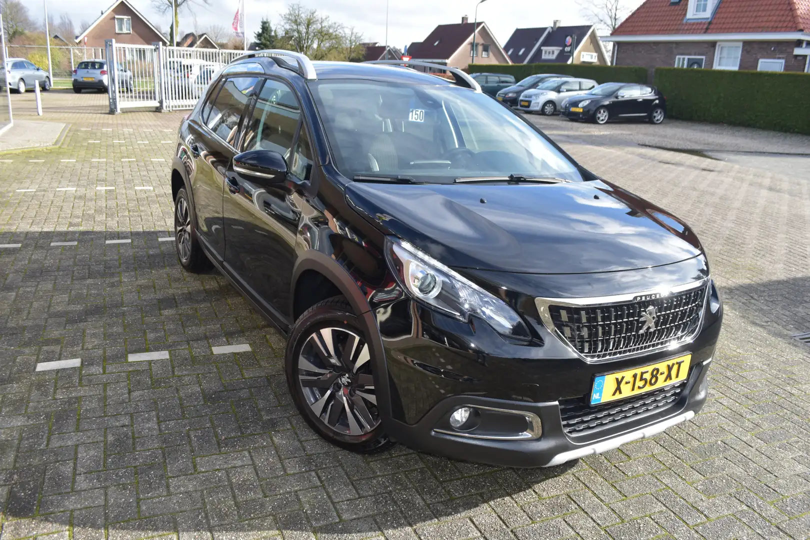 Peugeot 2008 1.2 PureTech Allure Noir - 2