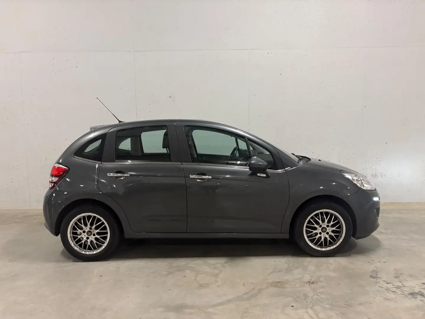 Citroen C3 1.0 PureTech Collection 5drs. Pano Navi Grijs - 1