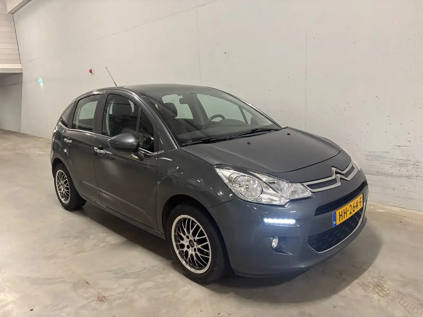 Citroen C3 1.0 PureTech Collection 5drs. Pano Navi Grijs - 2