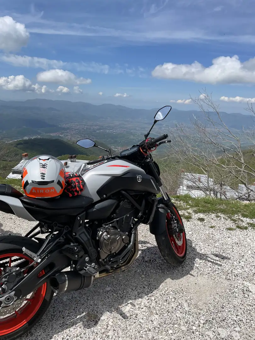 Yamaha MT-07 - 2
