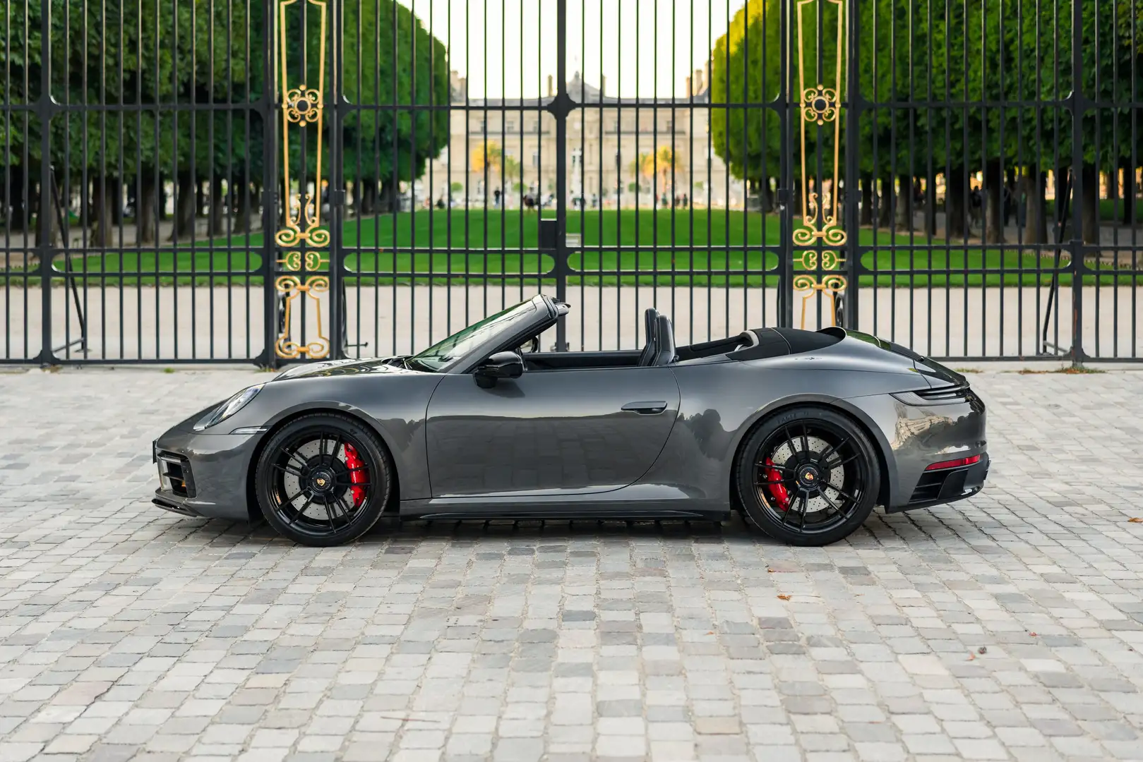 Porsche 992 911 Carrera 4 Cabriolet 3.0i 480 PDK GTS Gris - 2