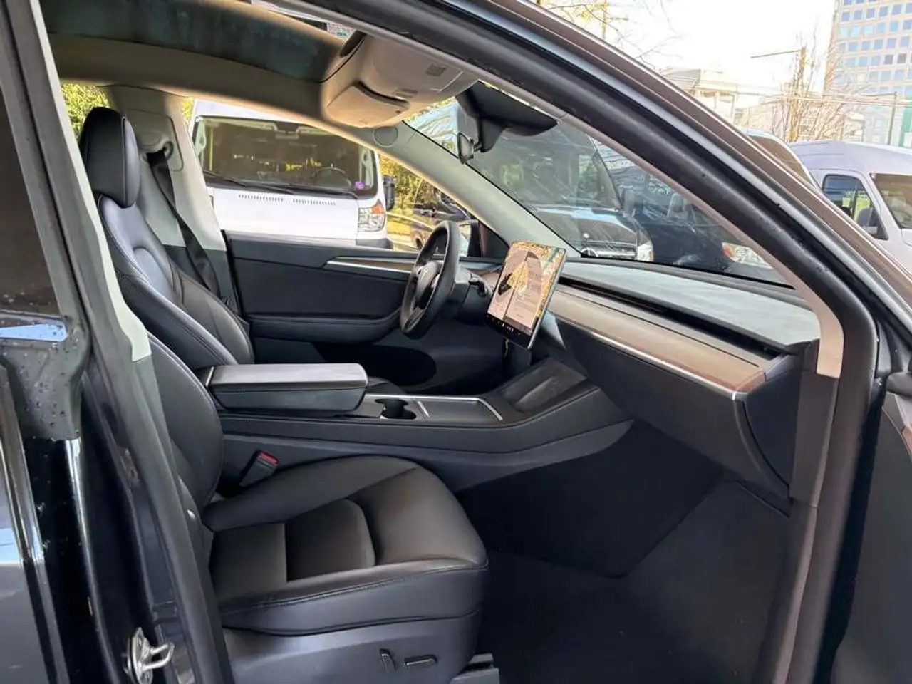 Tesla Model Y снимка Tesla Model Y