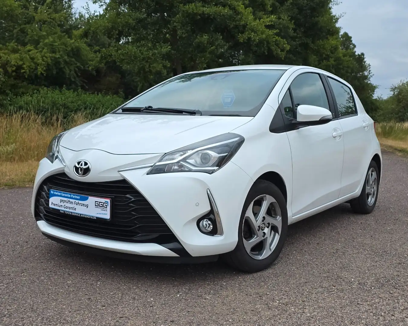 Toyota Yaris Team D Blanco - 1