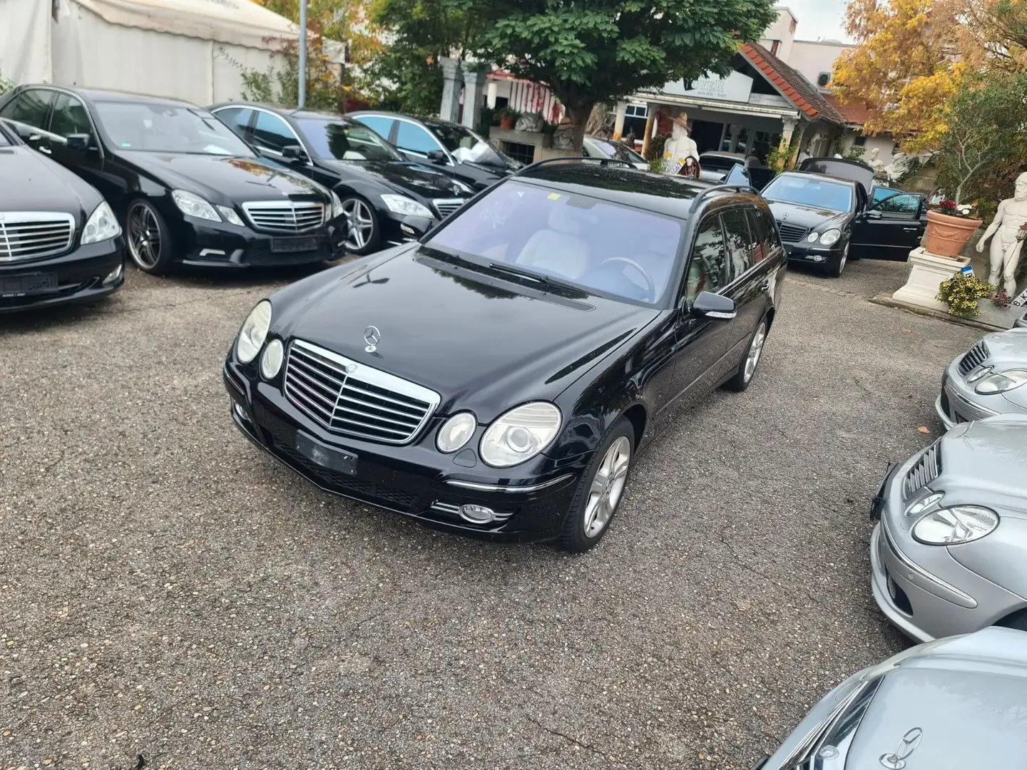 Mercedes-Benz E 500 4MATIC T  Columbitschwarz TÜV Top Zustand Бежевий - 1
