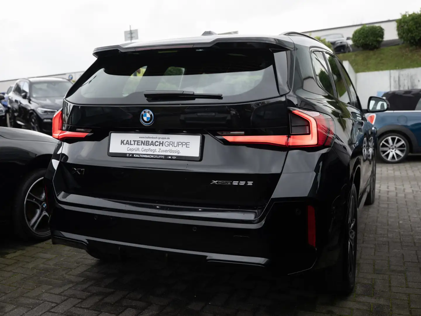 BMW X1 xDrive 25e M-Sport LED NAVI KAMERA SHZ PDC Schwarz - 2