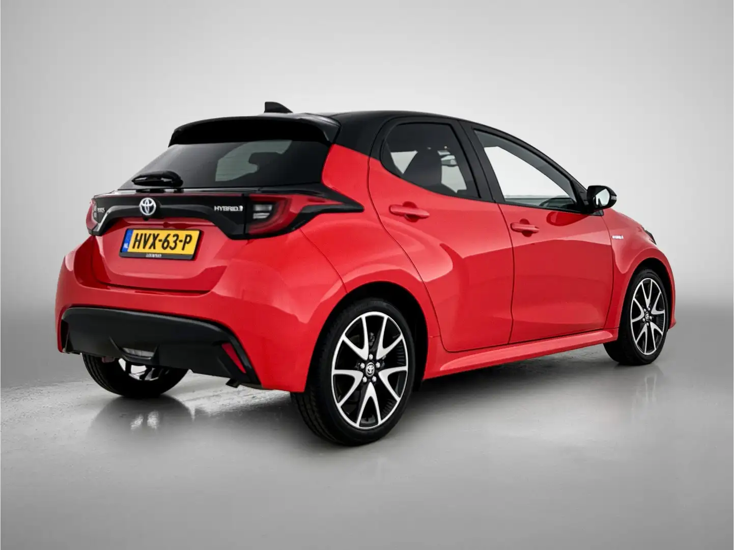 Toyota Yaris 1.5 Hybrid Launch Edition Limited Rood - 2