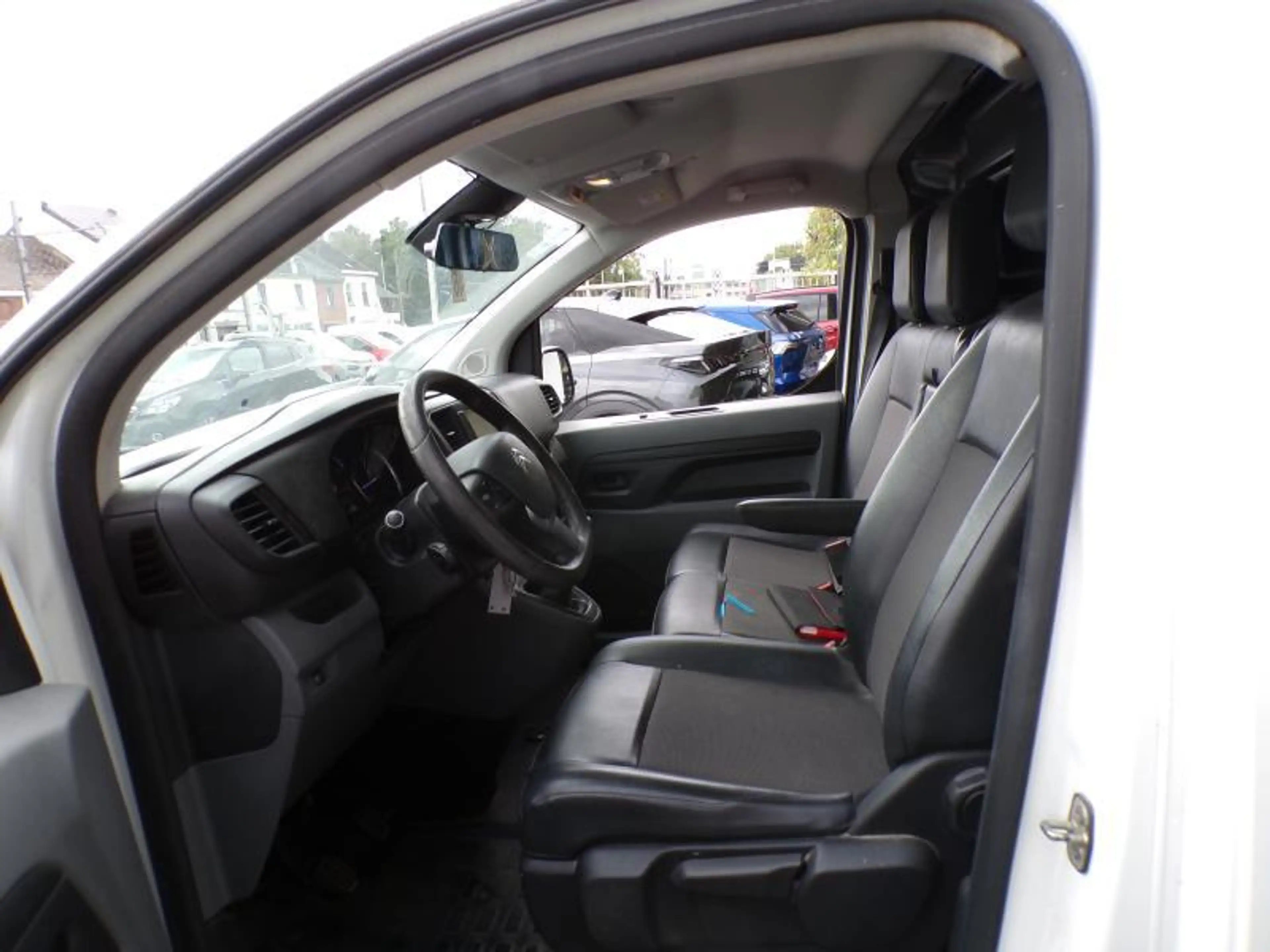 Citroen Jumpy 1.6HDi 116cv Blanc 06/19 3pl. Capteurs Cruise Blue — photo 6