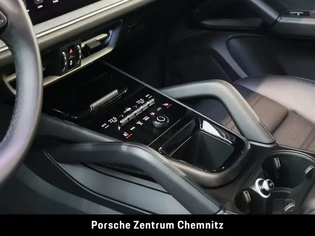 Porsche Cayenne view 14