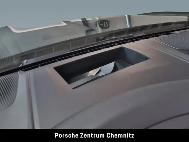 Porsche Cayenne view 28