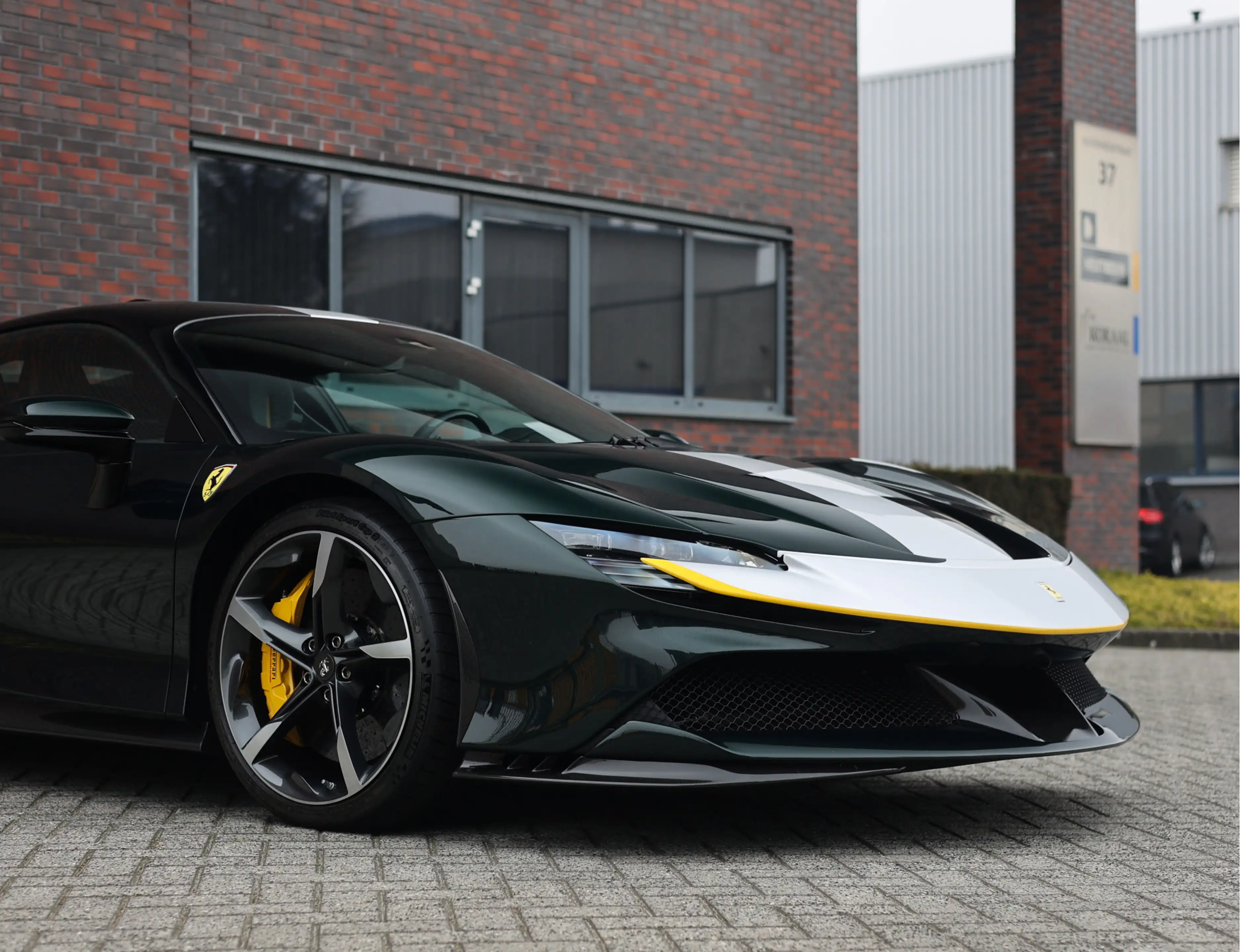 Ferrari SF90 Stradale 4.0 V8 | Atelier - Verde Zeltweg - Extended Fioran — photo 9