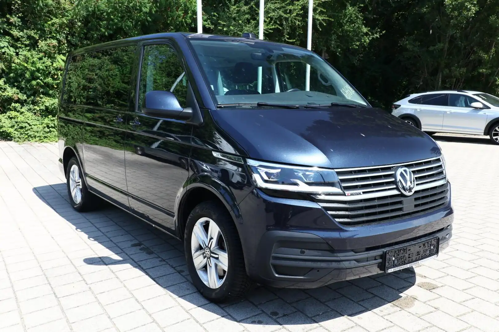 Volkswagen T6.1 Multivan 6.1 2.0 TDI 204 DSG 4M NavPro LED AHK 150 kW (2... Blau - 2