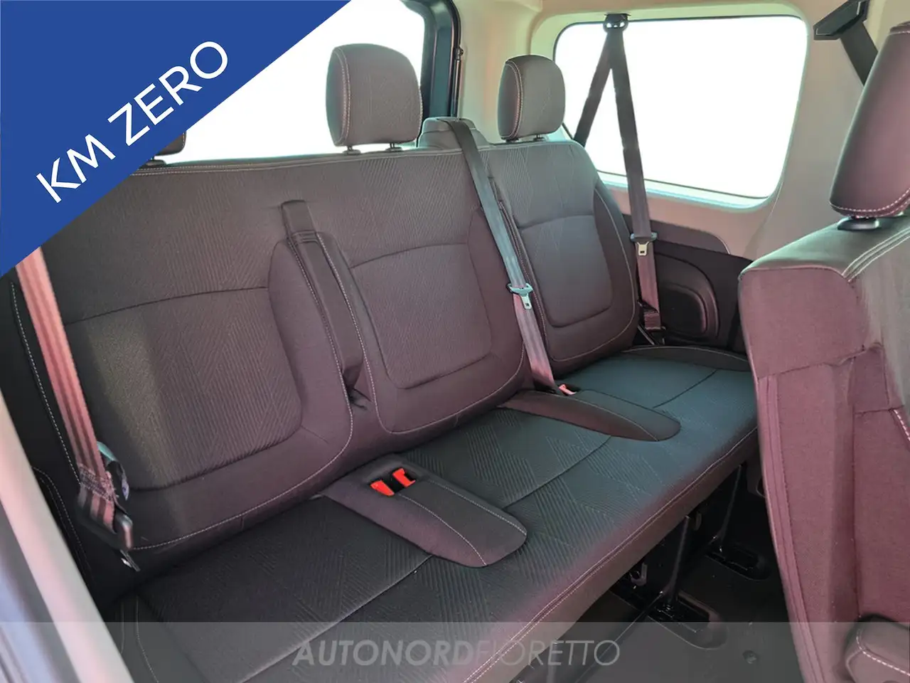 Renault Trafic 2026 — фото 14