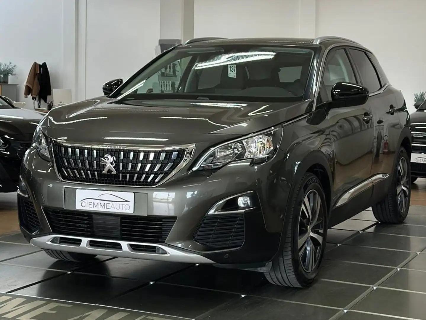 Peugeot 3008 3008 1.5 bluehdi Business Grün - 1