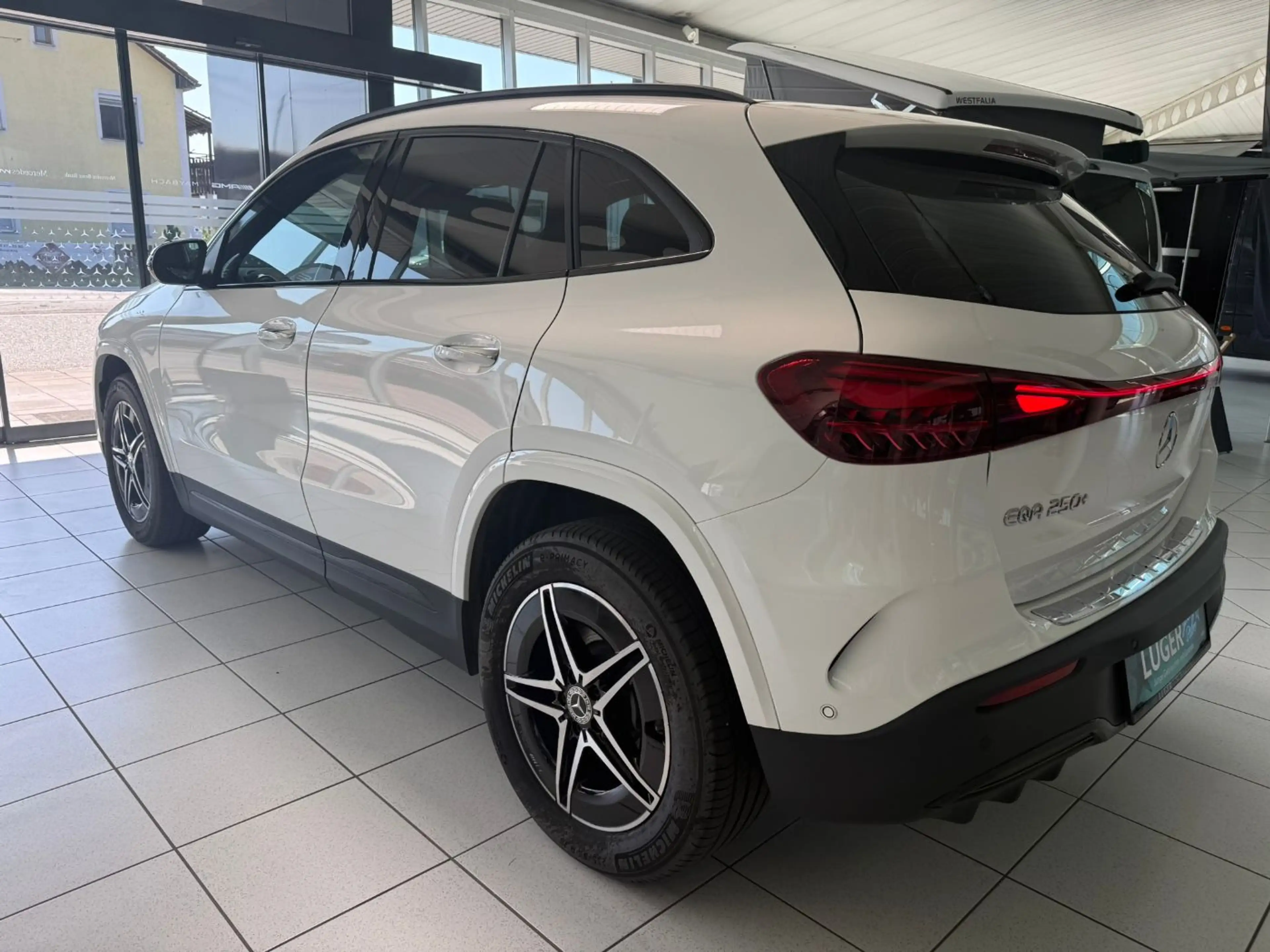 Mercedes-Benz EQA 250 + KeyGo PTS Shz LED Distr Ambi FAP MBUX — photo 7