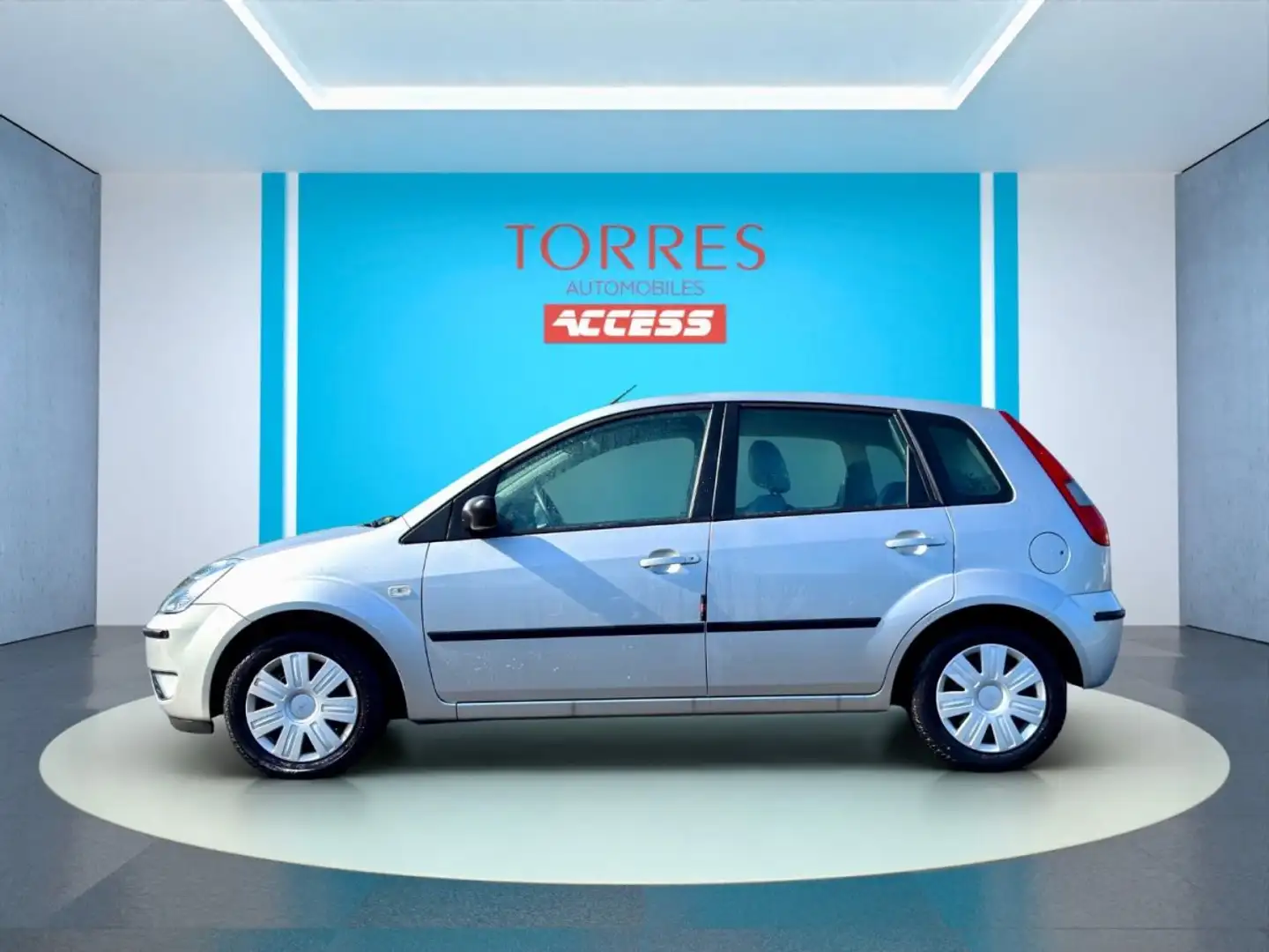 Ford Fiesta 1.3 fun 1 ère main Française seulement 16000 km!!! Grigio - 1