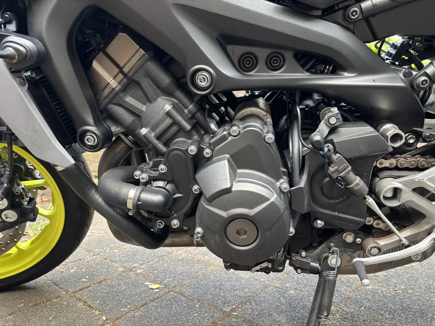 Yamaha MT-09 Fluor Grijs - 2