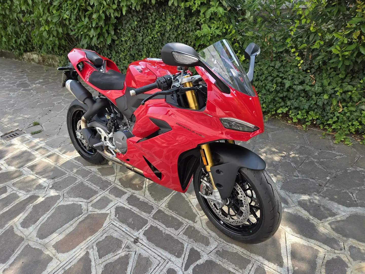 Ducati Panigale V2 S Rosso - 1