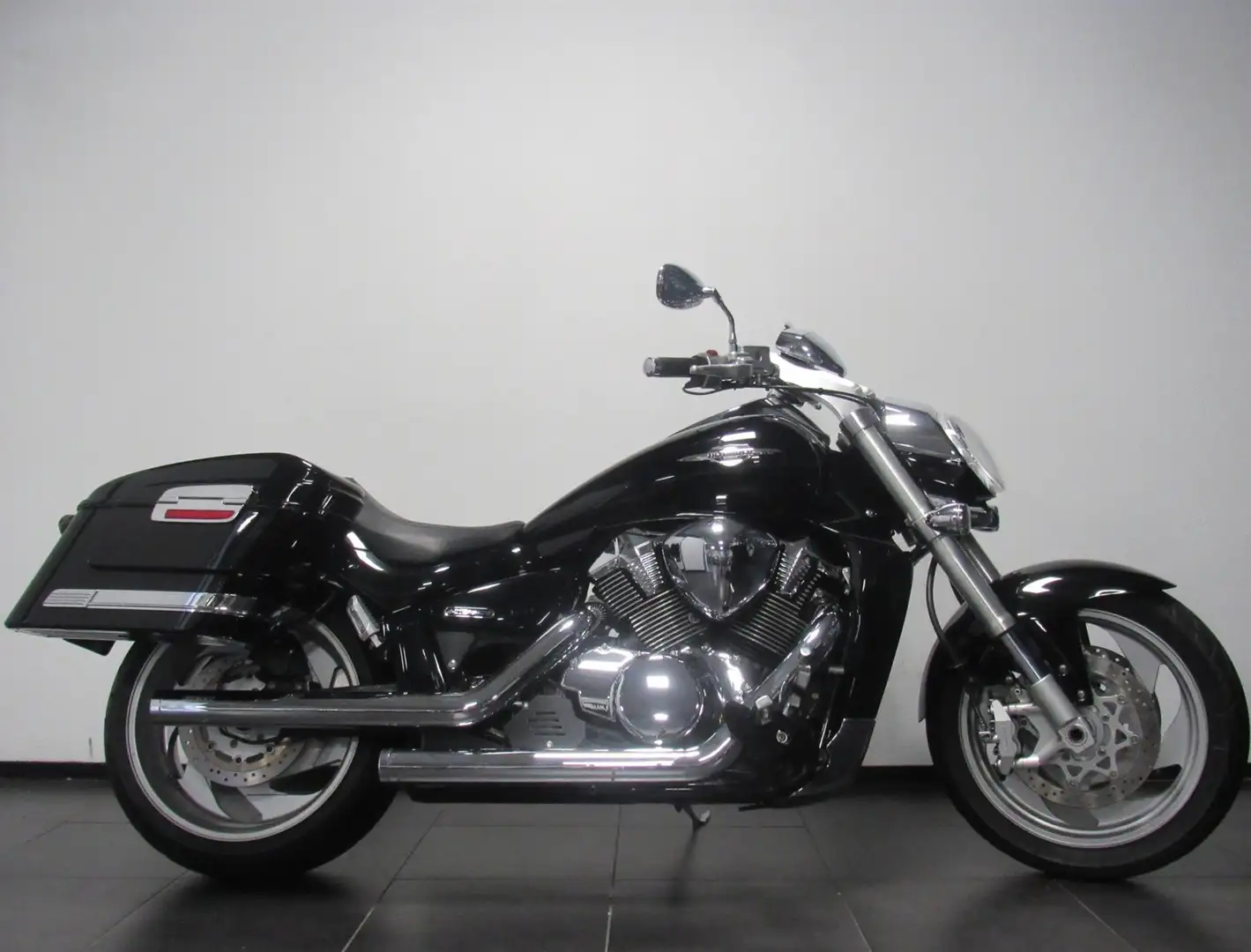 Suzuki M 1800 R INTRUDER Czarny - 1
