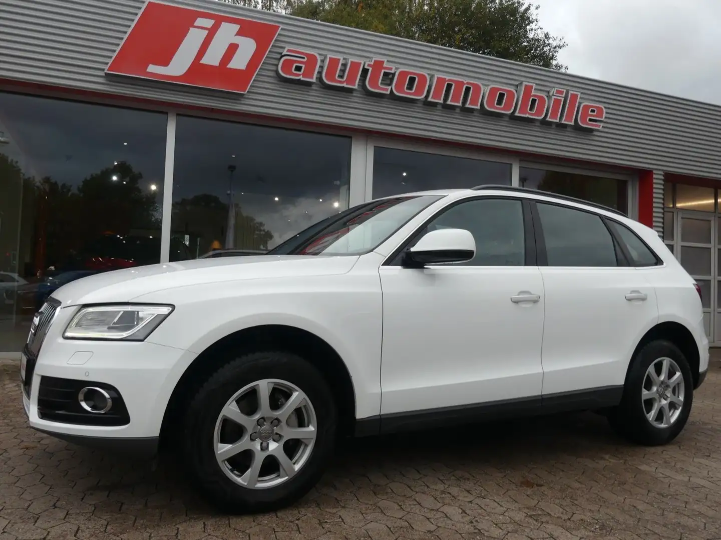 Audi Q5 2.0 TDI quattro*Navi*PDC*AHK*Sitzhzg.*Xenon Wit - 1