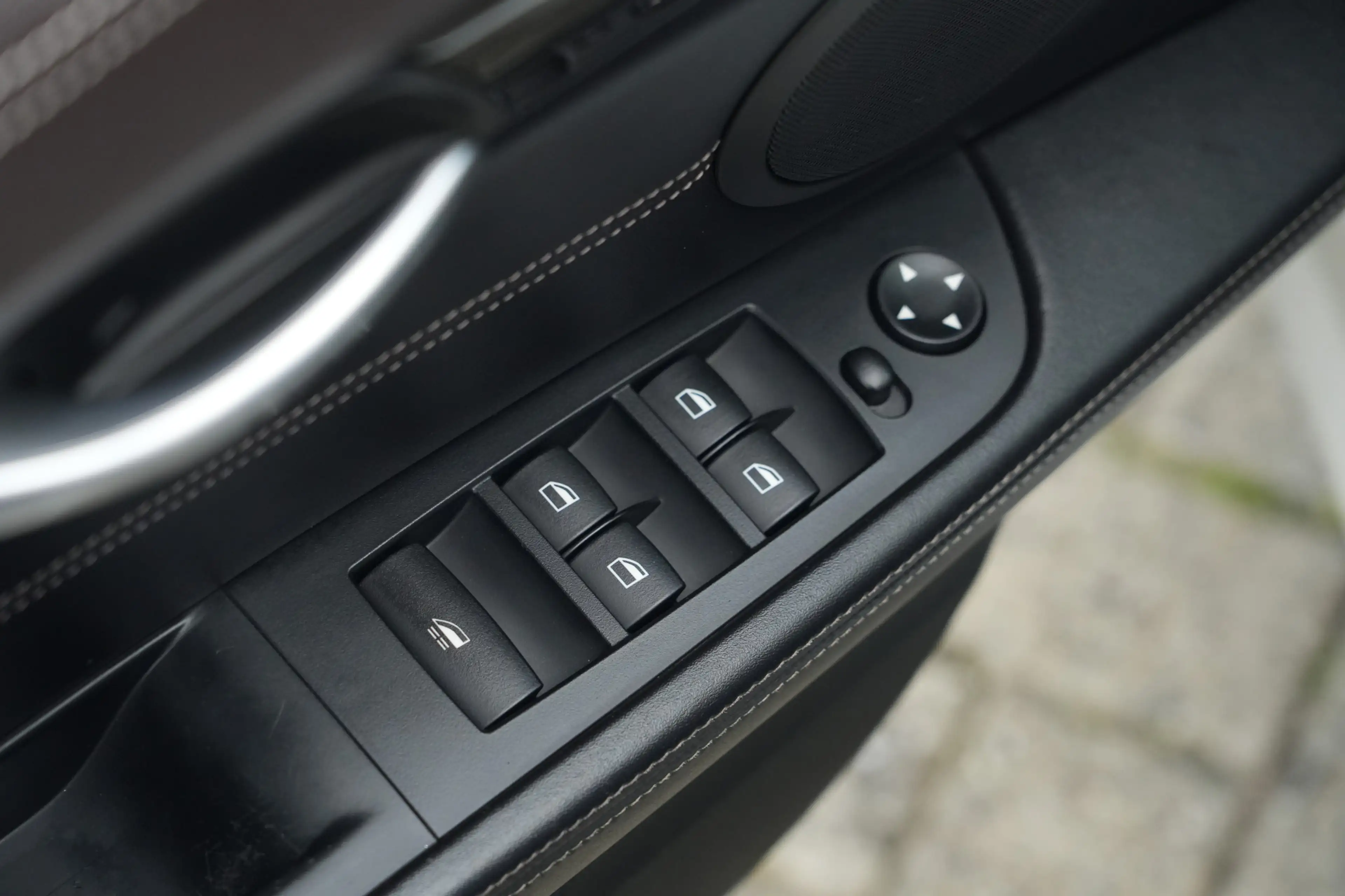 BMW Z4 Roadster sDrive28i Executive — photo 22