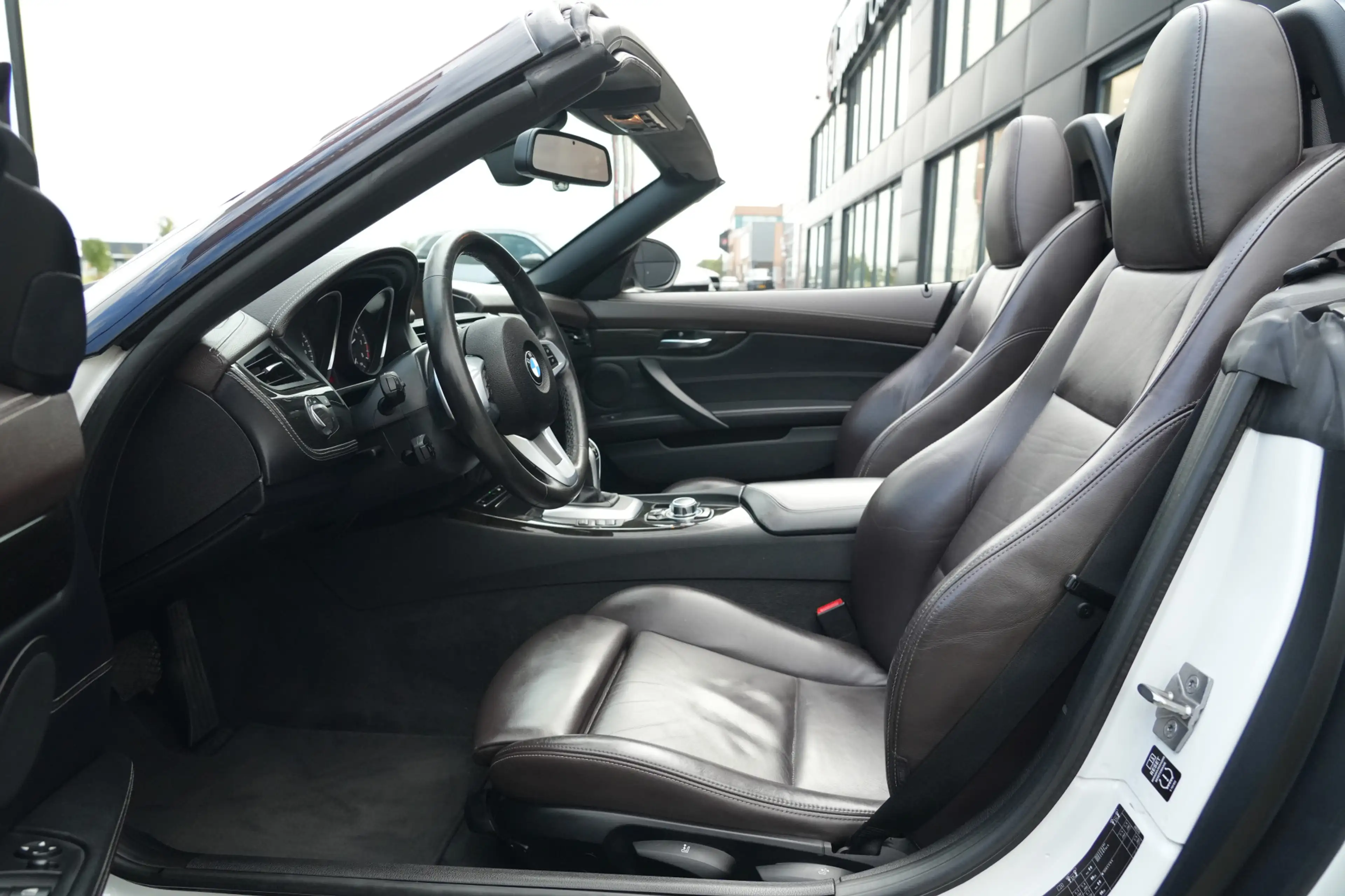 BMW Z4 Roadster sDrive28i Executive — photo 10
