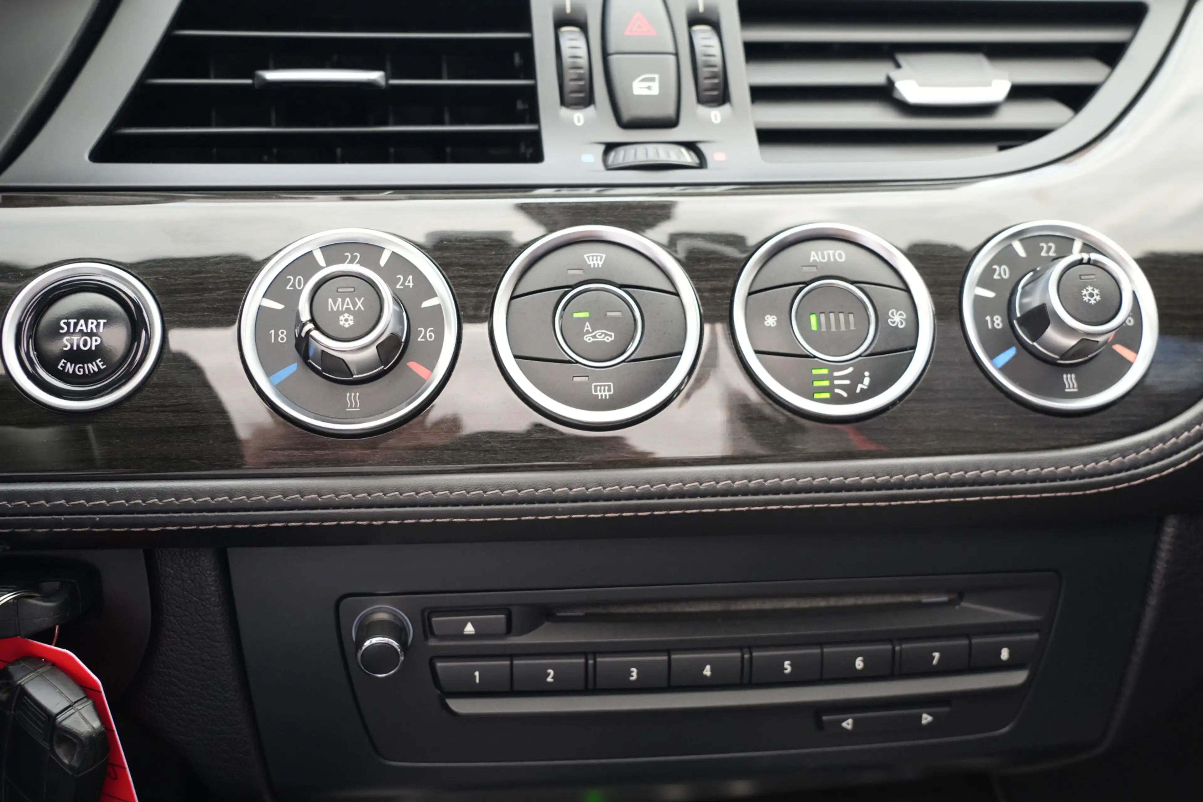 BMW Z4 Roadster sDrive28i Executive — photo 15