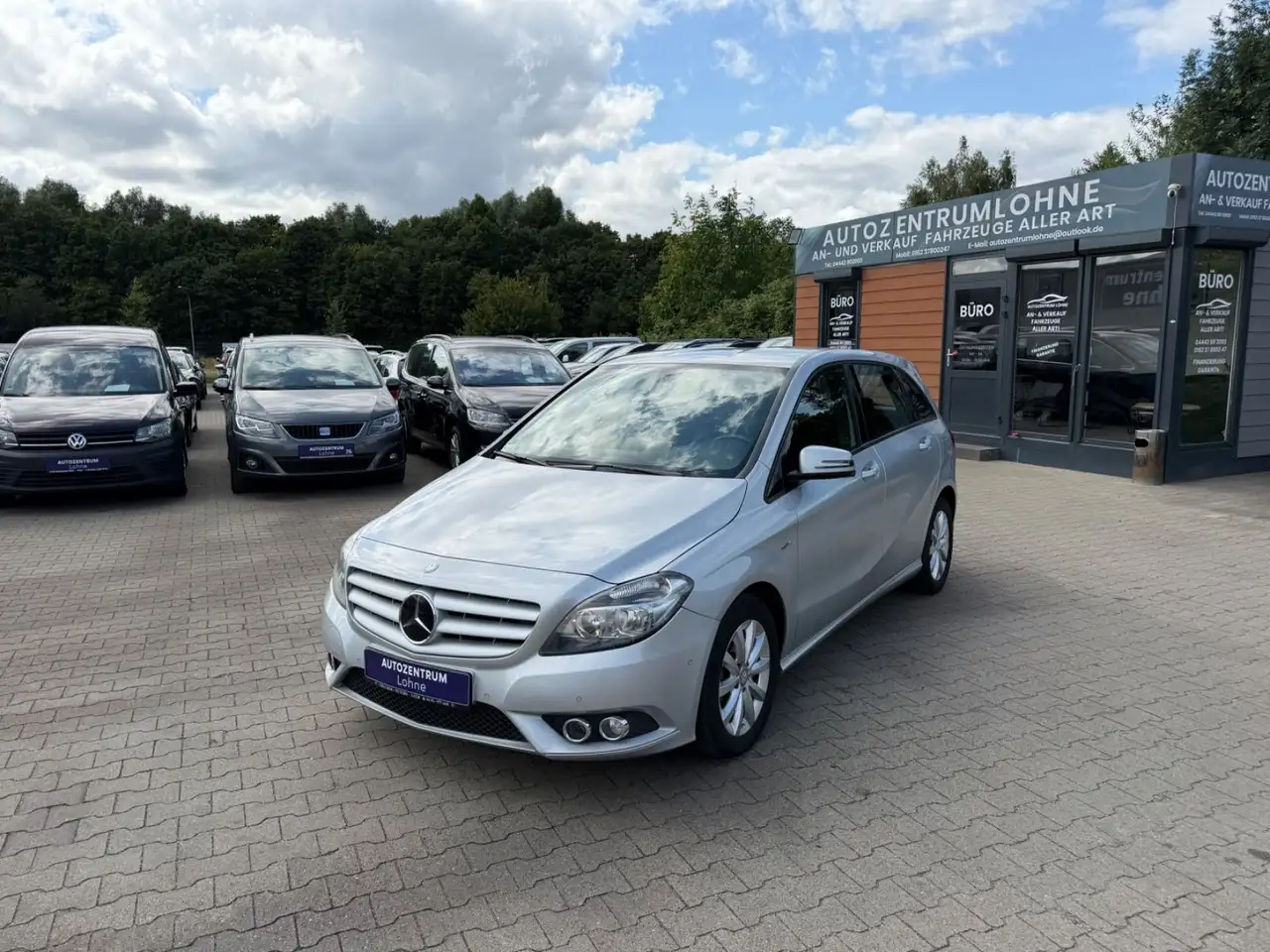 Mercedes-Benz B 180