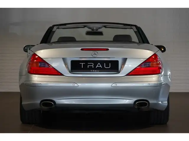 Mercedes-Benz SL view 7