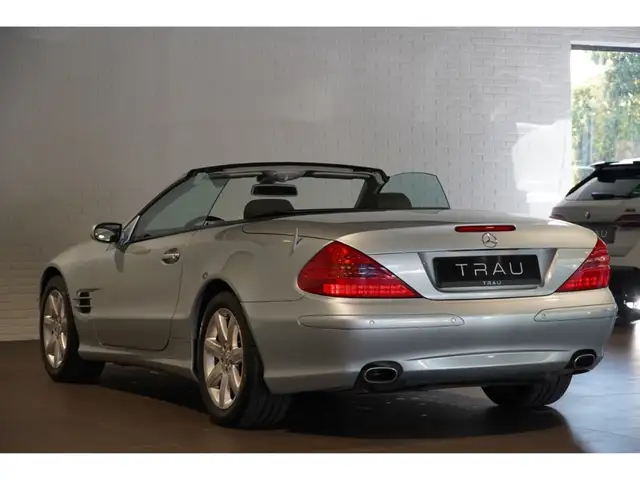 Mercedes-Benz SL view 6