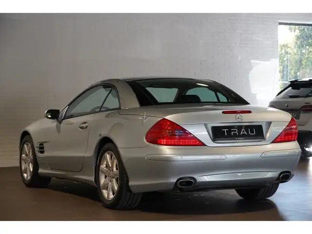 Mercedes-Benz SL view 5