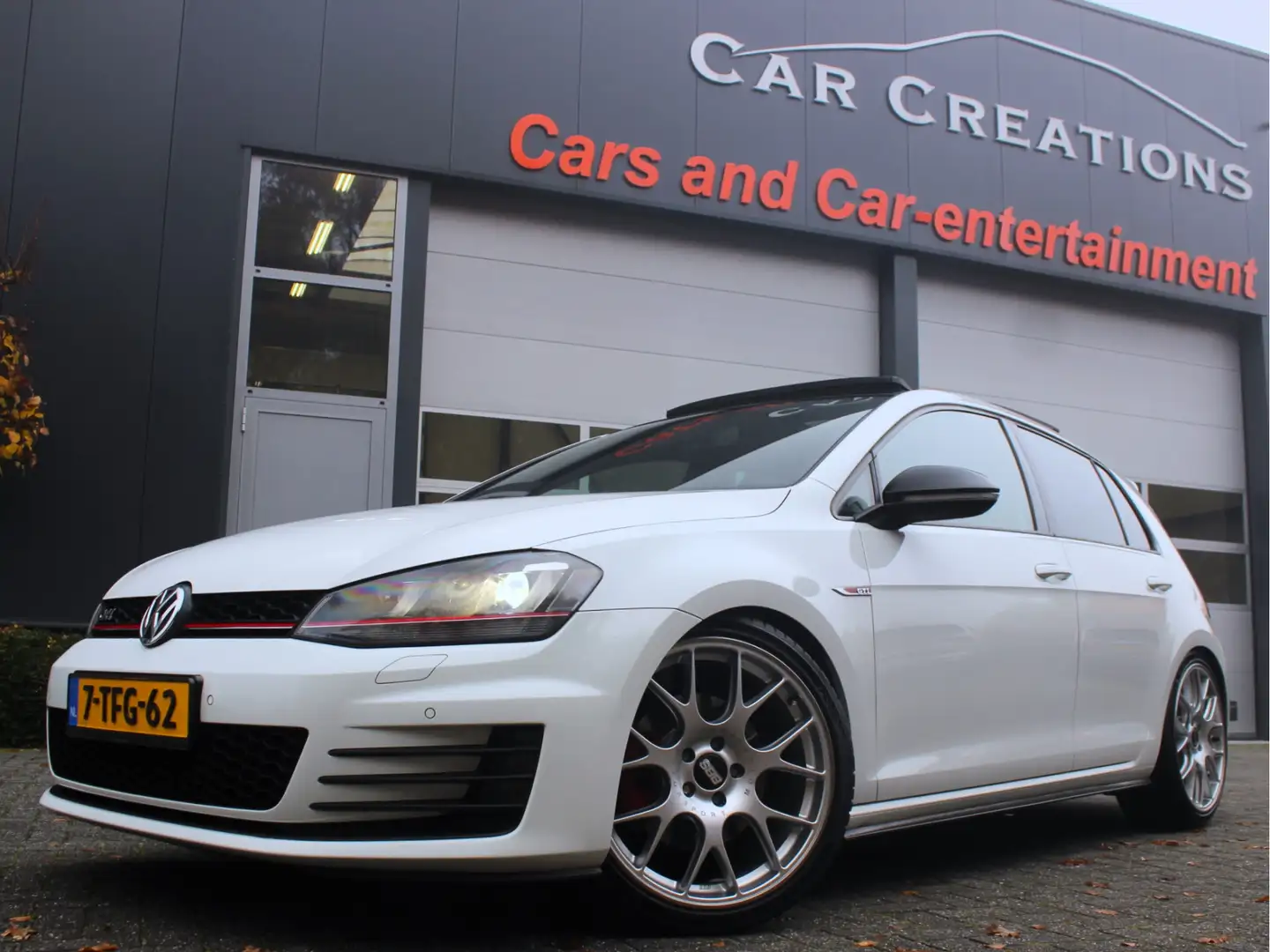 Volkswagen Golf GTI 2.0 TSI DSG Panorama 19 Inch BBS Carplay Wit - 1