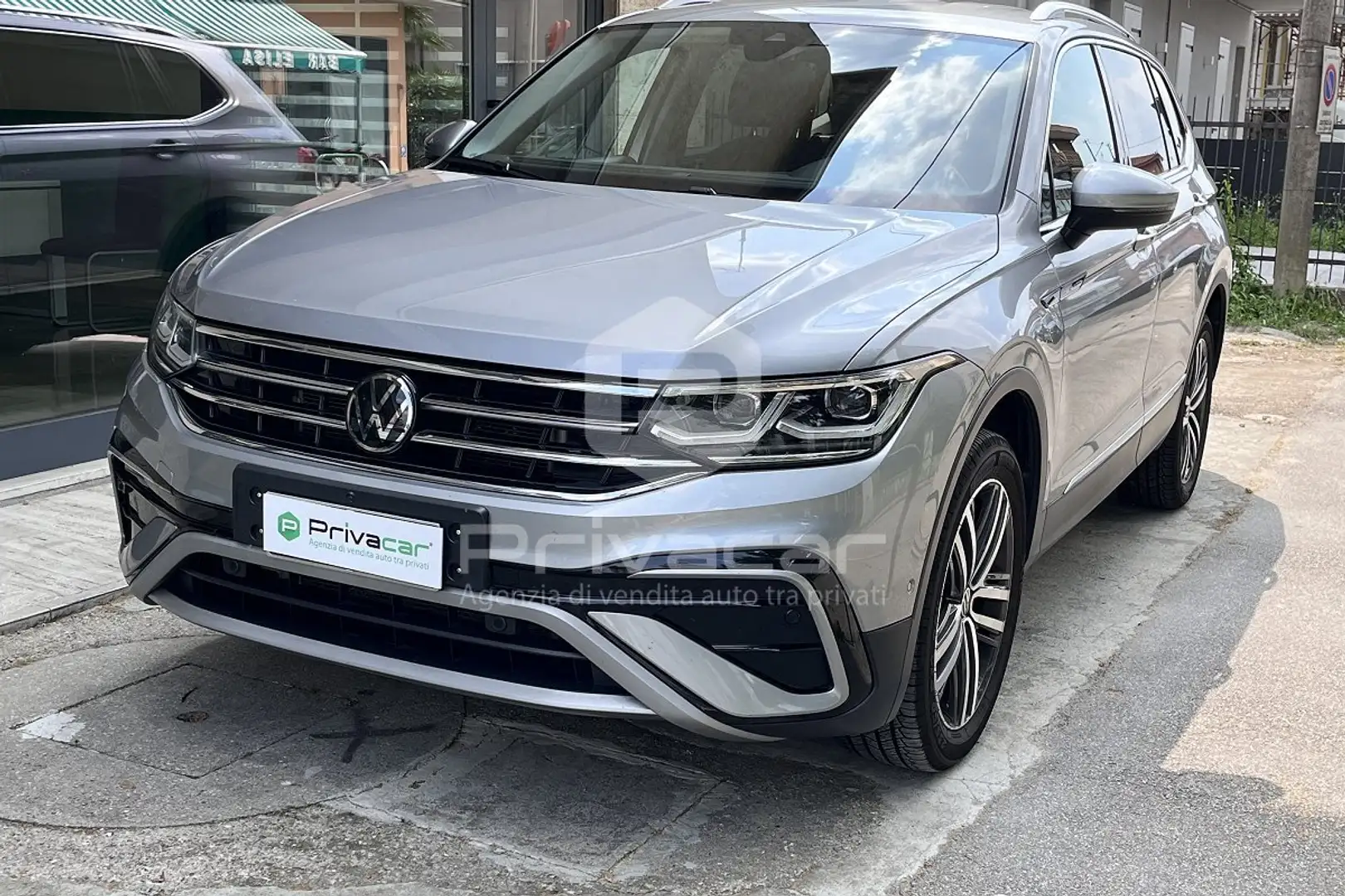Volkswagen Tiguan Tiguan Allspace 2.0 TDI 200 CV SCR DSG 4MOTION Ele Plateado - 1