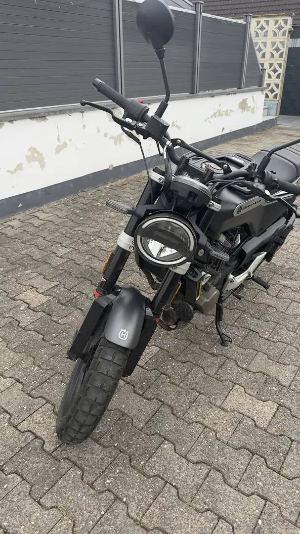 Husqvarna Svartpilen 125 - 1