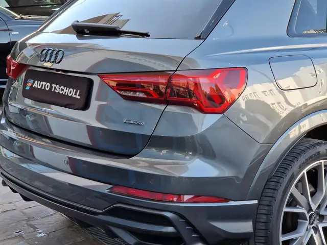 Audi Q3 view 5