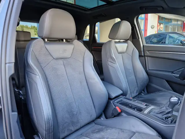 Audi Q3 view 9